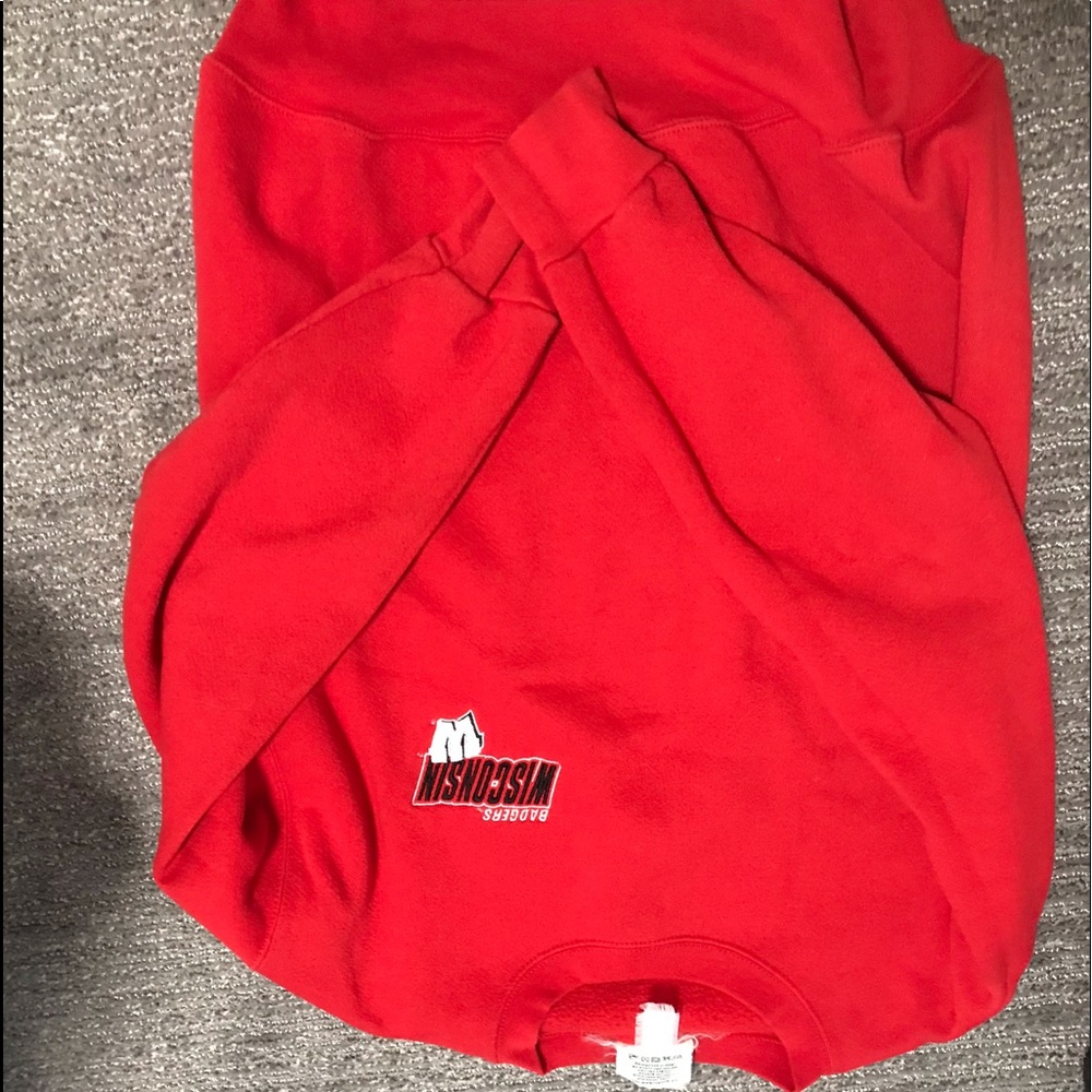 Red Wisconsin badgers crew neck